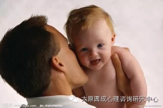 如何給孩子一個(gè)快樂的童年？